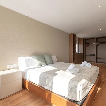 Luxury Beach/port Apartment